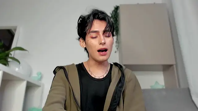 Snapshot of sebas_rose chatting on February 14, 2025, 9:43 pm sebas rose online show from February 14, 2025, 9:43 pm