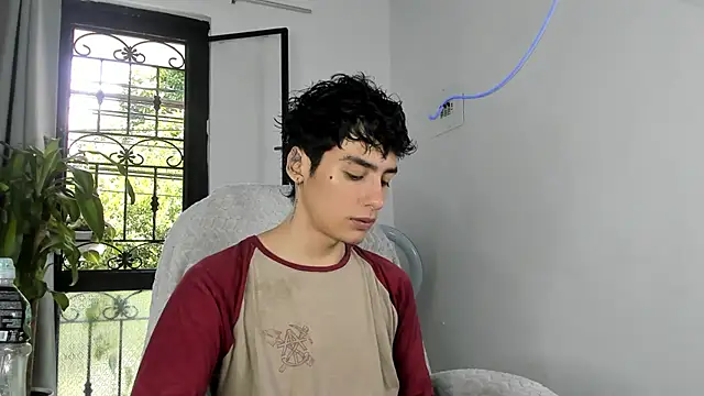 Snapshot of sebas_rose chatting on September 13, 2025, 3:34 pm sebas rose online show from September 13, 2025, 3:34 pm