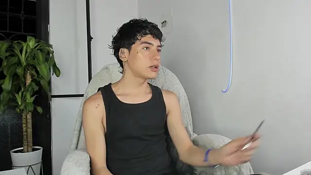 Snapshot of sebas_rose chatting on September 27, 2025, 11:21 pm sebas rose online show from September 27, 2025, 11:21 pm