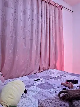 Emasanders online show from November 24, 2025, 8:19 pm