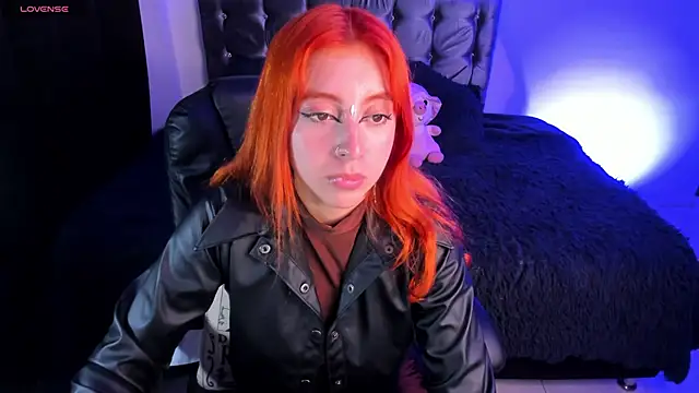 Violetaarey online show from February 26, 2026, 2:32 am