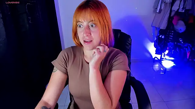 Violetaarey online show from June 30, 2026, 9:38 pm