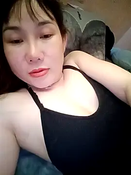 Snapshot of Ana_love2000 chatting on February 14, 2025, 5:41 am Ana love2000 online show from February 14, 2025, 5:41 am