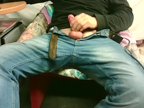 Giulio35 Pika online show from November 8, 2025, 6:13 am