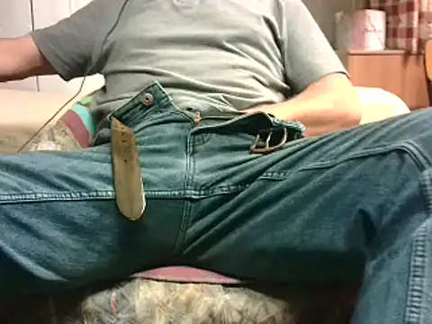 Giulio35 Pika online show from April 13, 2026, 4:01 pm