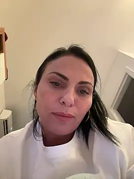 Snapshot of KimKelly13 chatting on April 8, 2026, 6:08 pm KimKelly13 online show from April 8, 2026, 6:08 pm