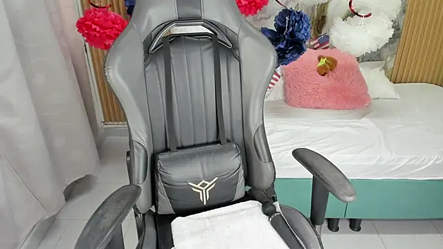 Snapshot of Lili_16 chatting on September 18, 2025, 11:12 am Lili 16 online show from September 18, 2025, 11:12 am