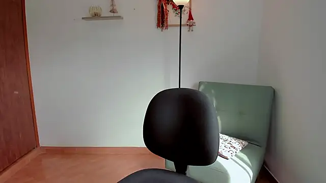 Snapshot of Lilabril chatting on December 20, 2024, 8:01 pm Lilabril online show from December 20, 2024, 8:01 pm