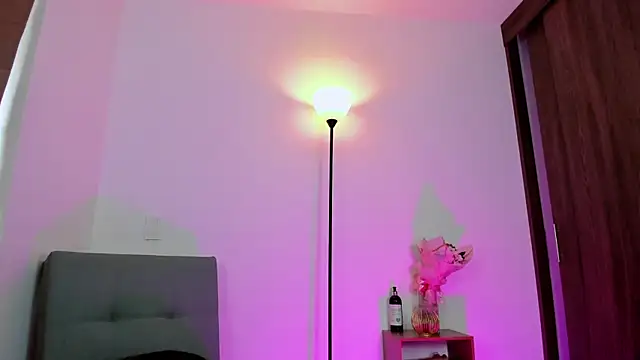 Snapshot of Lilabril chatting on February 20, 2025, 4:14 pm Lilabril online show from February 20, 2025, 4:14 pm