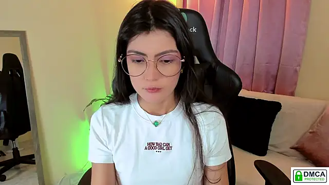 Snapshot of Lilabril chatting on March 17, 2025, 12:35 pm Lilabril online show from March 17, 2025, 12:35 pm