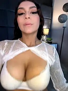 Snapshot of CHERRYY_BOMB_ chatting on November 25, 2025, 12:16 pm CHERRYY BOMB online show from November 25, 2025, 12:16 pm