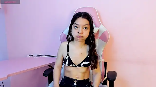 CharlotteMuller online show from November 11, 2025, 7:36 pm