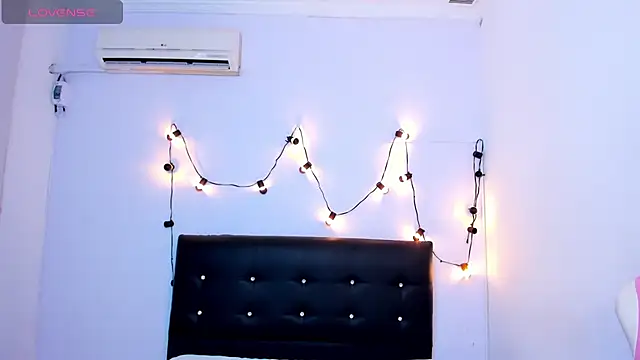 chanel brunette online show from January 20, 2025, 5:59 pm