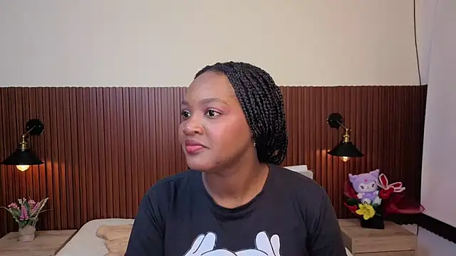 chanel brunette online show from March 30, 2026, 6:53 pm