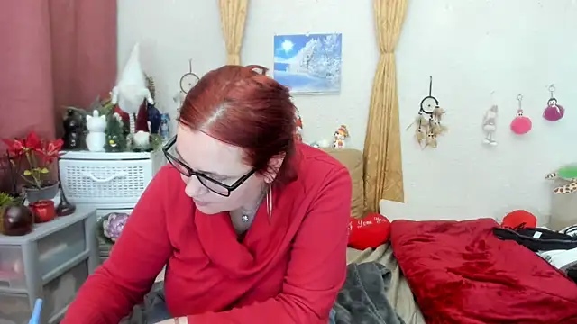 Snapshot of PlayfullMature chatting on January 31, 2025, 1:01 am PlayfullMature online show from January 31, 2025, 1:01 am