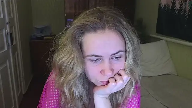 Snapshot of Riley_Roo chatting on January 20, 2025, 5:27 pm Riley Roo online show from January 20, 2025, 5:27 pm