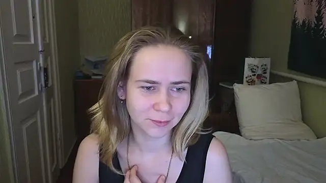 Snapshot of Riley_Roo chatting on February 5, 2025, 4:36 pm Riley Roo online show from February 5, 2025, 4:36 pm