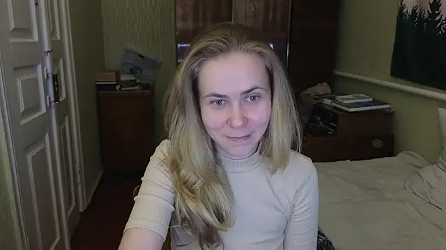 Snapshot of Riley_Roo chatting on March 14, 2025, 6:18 pm Riley Roo online show from March 14, 2025, 6:18 pm