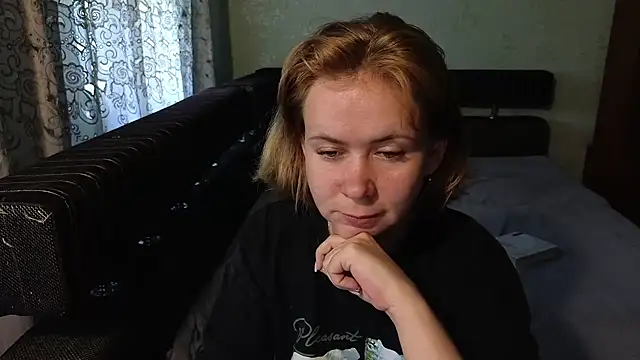Riley Roo online show from July 7, 2026, 6:47 am