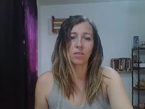 charlott ponce online show from October 14, 2025, 6:31 pm