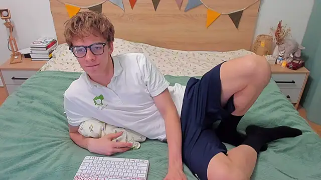 Snapshot of Fandi_777 chatting on October 2, 2025, 4:47 pm Fandi 777 online show from October 2, 2025, 4:47 pm