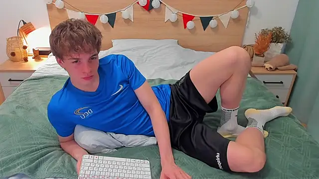 Snapshot of Fandi_777 chatting on November 12, 2025, 7:09 am Fandi 777 online show from November 12, 2025, 7:09 am