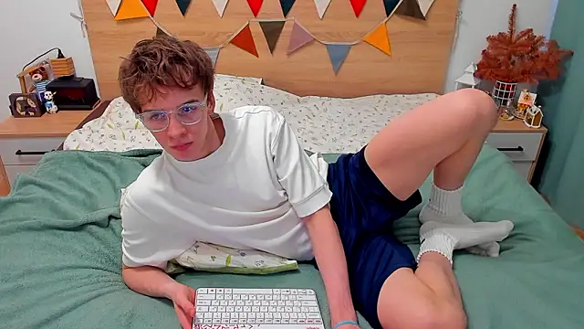 Snapshot of Fandi_777 chatting on February 8, 2026, 2:09 pm Fandi 777 online show from February 8, 2026, 2:09 pm