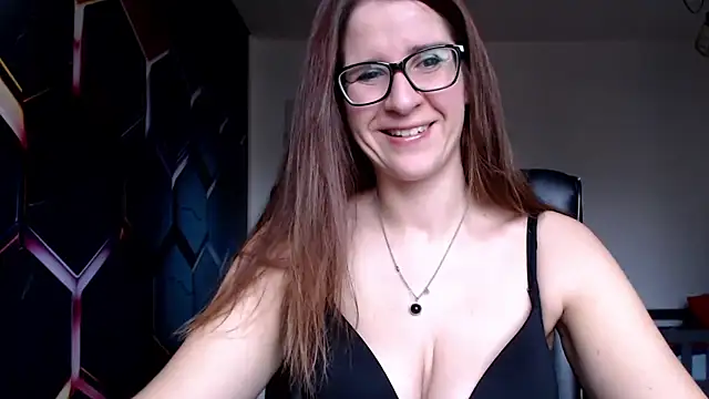 Snapshot of KayaRose chatting on December 10, 2024, 8:19 am KayaRose online show from December 10, 2024, 8:19 am