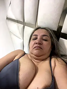 Snapshot of ruby_santana777 chatting on December 3, 2024, 1:32 pm ruby santana777 online show from December 3, 2024, 1:32 pm