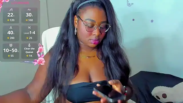 Snapshot of Naomii_King chatting on June 12, 2026, 1:59 am Naomii King online show from June 12, 2026, 1:59 am