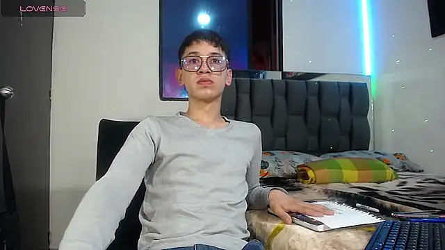 Snapshot of Mr_daren_ chatting on January 21, 2025, 6:02 pm Mr daren online show from January 21, 2025, 6:02 pm