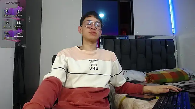 Snapshot of Mr_daren_ chatting on February 4, 2025, 5:45 pm Mr daren online show from February 4, 2025, 5:45 pm