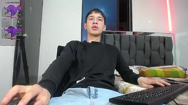 Snapshot of Mr_daren_ chatting on February 6, 2025, 6:13 pm Mr daren online show from February 6, 2025, 6:13 pm