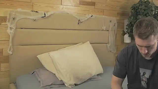 Snapshot of EthanPinkman chatting on October 23, 2025, 4:23 am EthanPinkman online show from October 23, 2025, 4:23 am