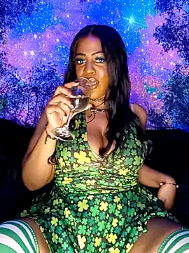 Snapshot of AmazonianMistress chatting on March 17, 2026, 10:13 pm AmazonianMistress online show from March 17, 2026, 10:13 pm