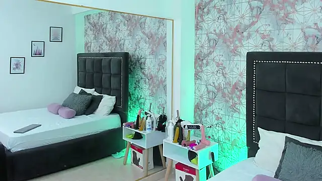 AnyLeonhard online show from February 4, 2025, 7:55 pm