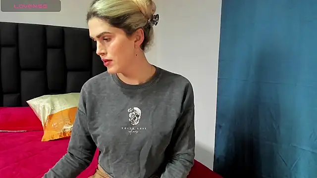 Snapshot of Aurora_doll23 chatting on March 18, 2025, 6:48 pm Aurora doll23 online show from March 18, 2025, 6:48 pm