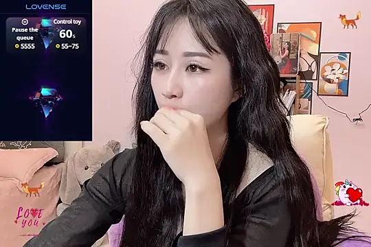  LLisa  online show from March 3, 2025, 6:01 pm