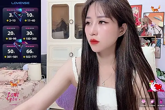  LLisa  online show from September 9, 2025, 2:33 am