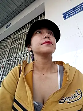 Snapshot of 2HotAsain4u chatting on March 20, 2026, 12:48 am 2HotAsain4u online show from March 20, 2026, 12:48 am