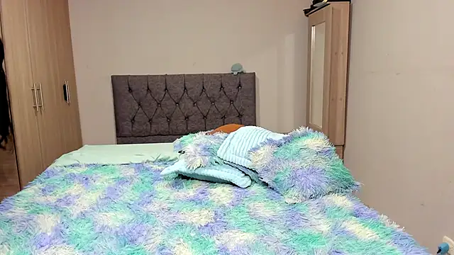 Snapshot of steban_and_kim chatting on February 24, 2025, 9:31 pm steban and kim online show from February 24, 2025, 9:31 pm