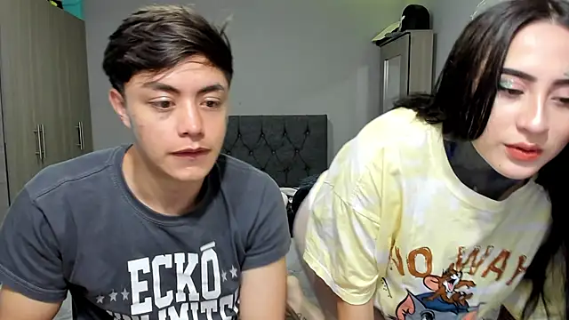 Snapshot of steban_and_kim chatting on March 21, 2025, 5:12 pm steban and kim online show from March 21, 2025, 5:12 pm