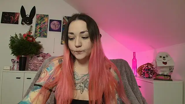 PinkHurricaneOfficial online show from March 16, 2026, 4:55 pm