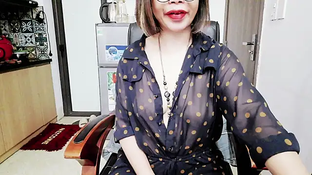 Miu-Le online show from November 17, 2025, 11:49 am