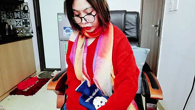 Miu-Le online show from December 15, 2025, 7:18 pm