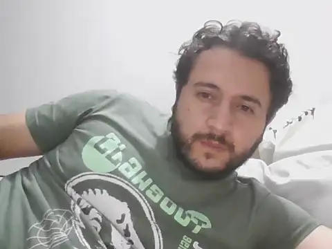 Snapshot of CrisFdo chatting on April 11, 2026, 1:10 am CrisFdo online show from April 11, 2026, 1:10 am