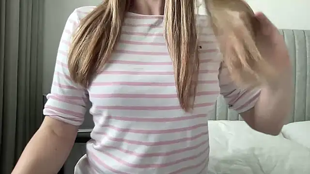 LisaFlower online show from April 6, 2026, 2:40 pm