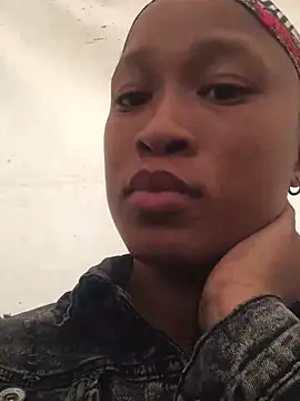 Snapshot of Amazingboodie chatting on December 13, 2024, 2:16 pm Amazingboodie online show from December 13, 2024, 2:16 pm