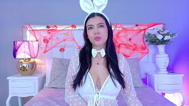 Snapshot of Julie_Bennet chatting on October 22, 2025, 4:13 am Julie Bennet online show from October 22, 2025, 4:13 am