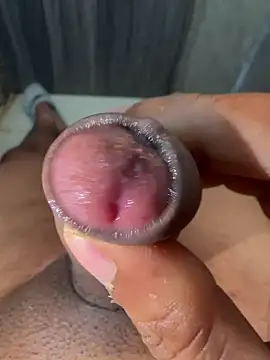 Snapshot of Cum_on_your_tityyy chatting on November 10, 2025, 1:37 am Cum on your tityyy online show from November 10, 2025, 1:37 am